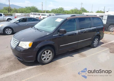 2010 Chrysler Town & Country Touring из США, поврежденный, VIN 2A4RR5D17AR435516